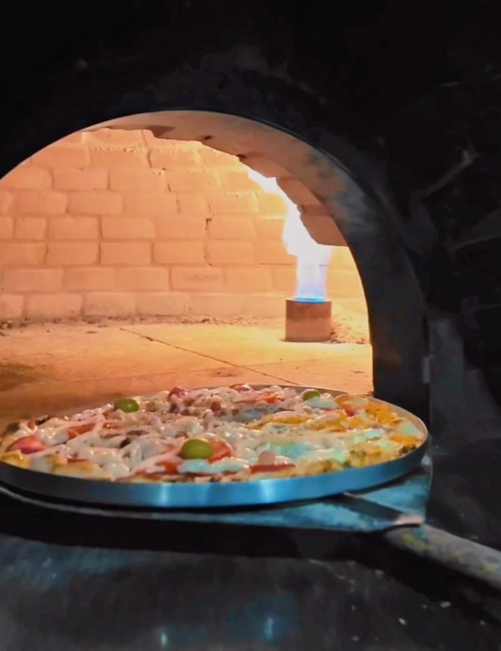 Interior do Fornalhas Restaurante e Pizzaria